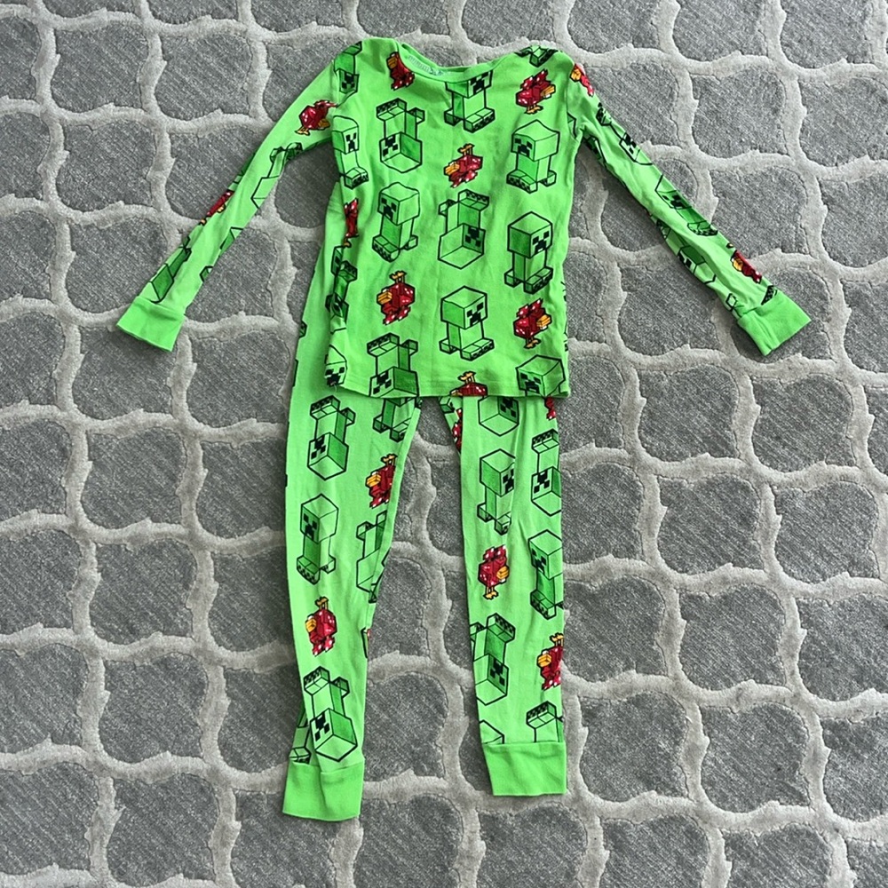 💚MINECRAFT PJ’S💚 - Picture 1 of 4